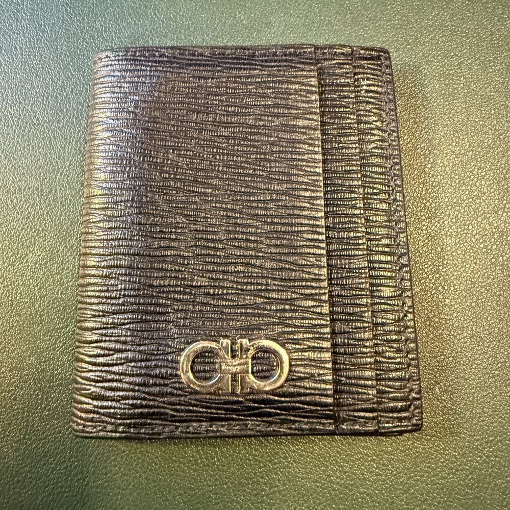 Ferragamo Gancini Credit Card Holder - EUC